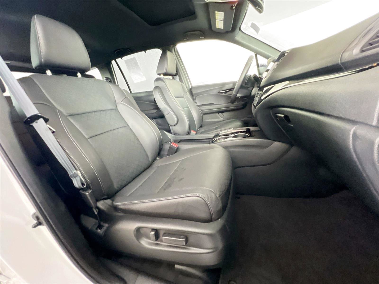 Used 2023 Honda Passport Elite image 25