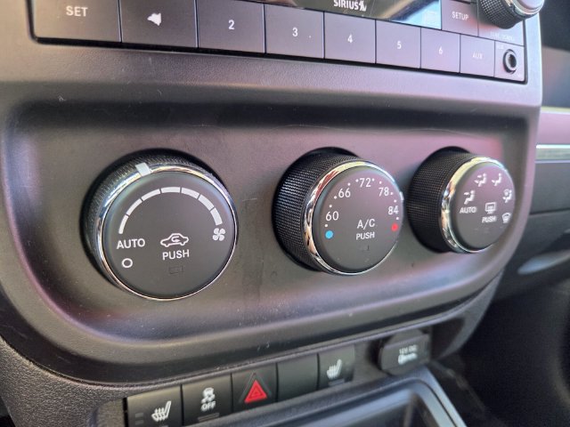 Used 2011 Jeep Patriot Latitude AWD/4WD image 26