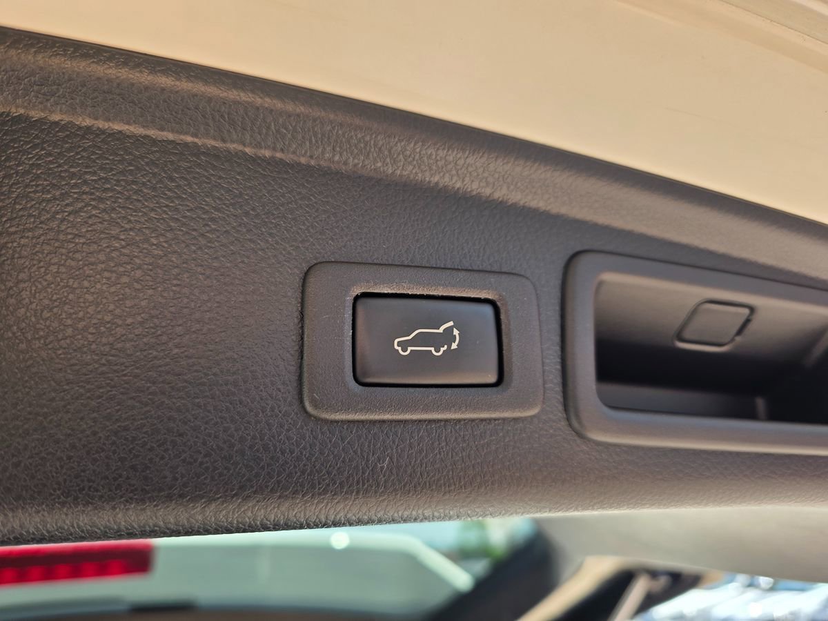 Used 2016 Subaru Forester 2.5i Touring w/ Popular Package #2 AWD/4WD image 19