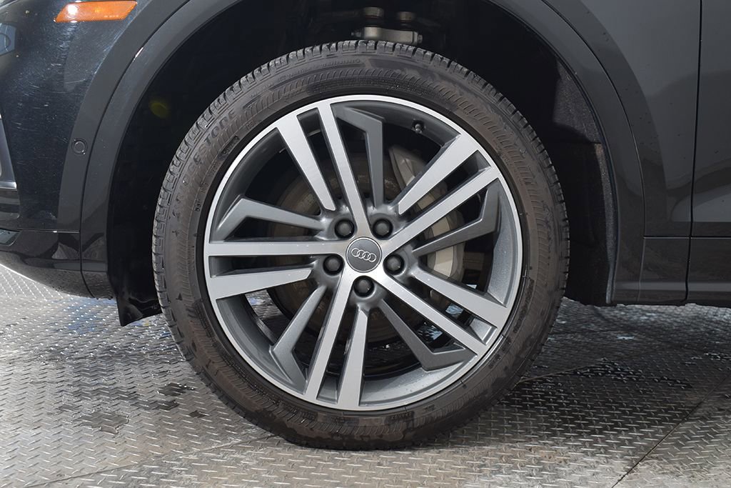 Used 2020 Audi Q5 e Prestige w/ Prestige Package image 27