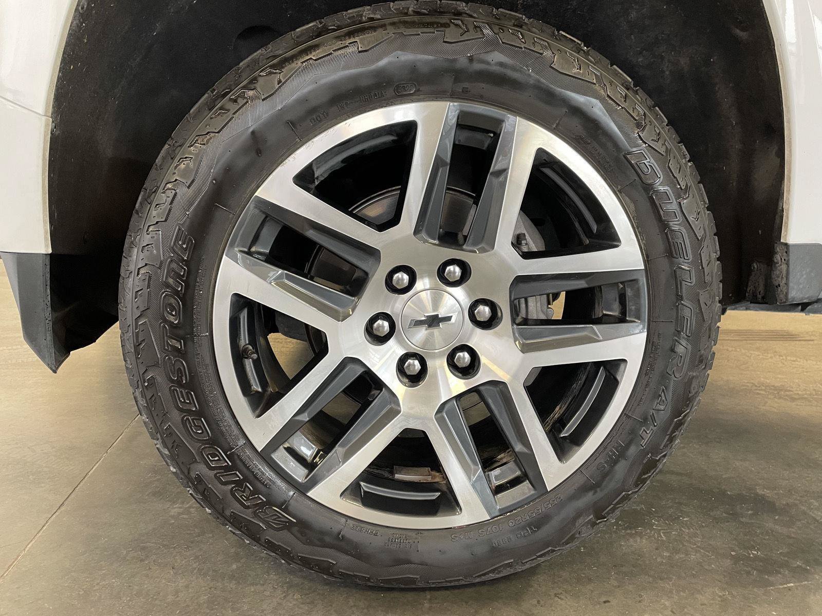 Used 2024 Chevrolet Colorado Z71 w/ Z71 Convenience Package 2 AWD/4WD image 10