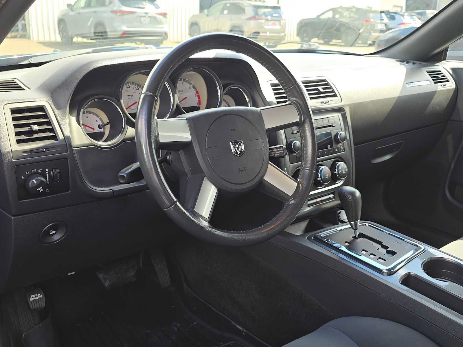 Used 2010 Dodge Challenger R/T RWD image 33