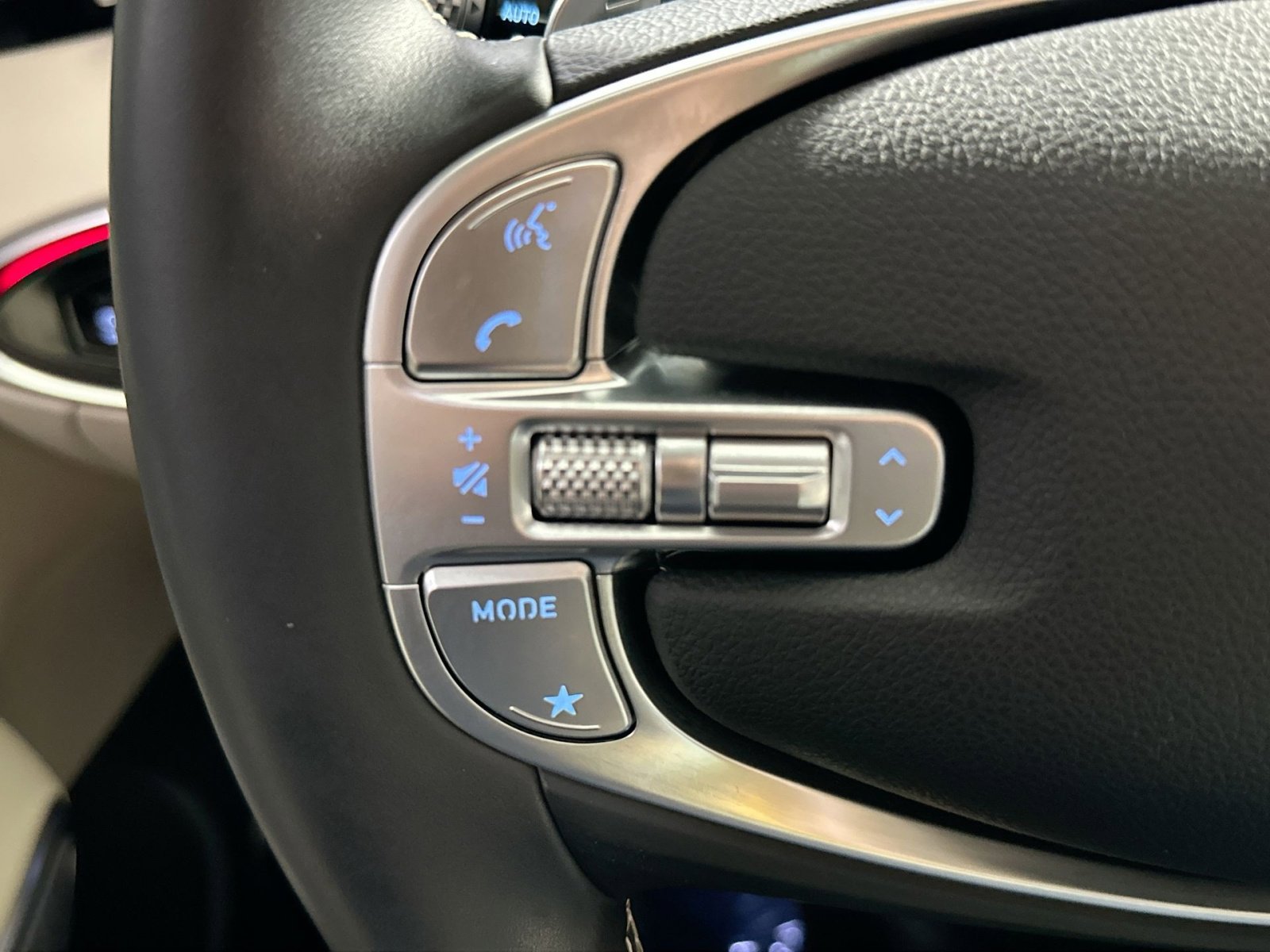 Used 2024 Genesis GV70 2.5T w/ Advanced Package image 20