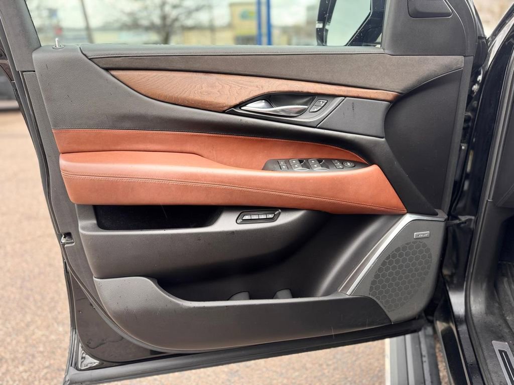 Used 2017 Cadillac Escalade Premium Luxury w/ LPO, Radiant Package image 13
