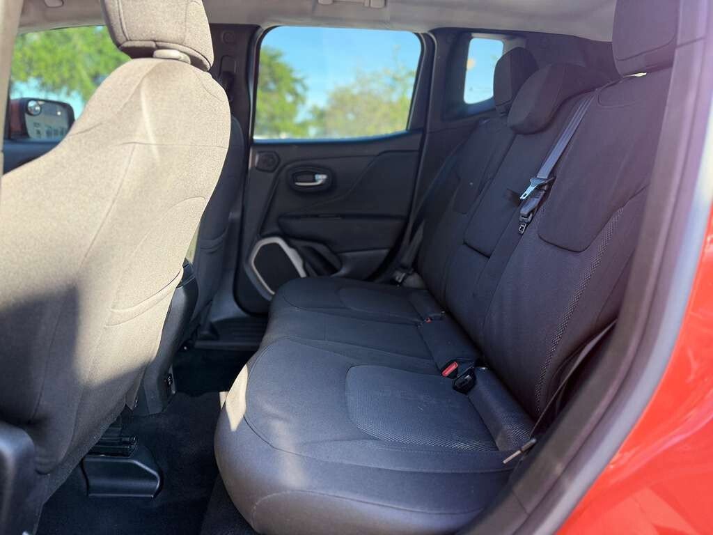 Used 2015 Jeep Renegade Latitude w/ Popular Equipment Group AWD/4WD image 12