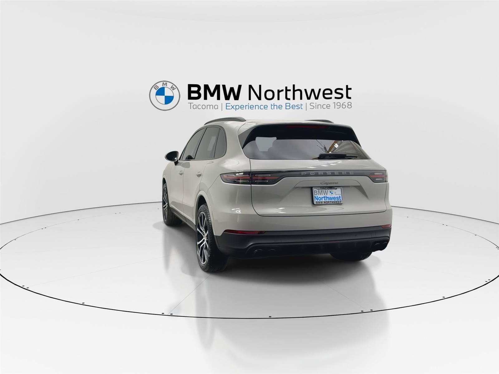 Used 2022 Porsche Cayenne Platinum Edition w/ Premium Package Plus AWD/4WD image 13