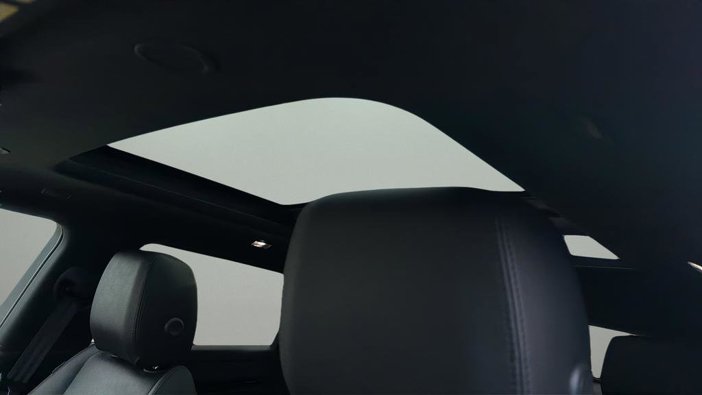 Used 2024 Land Rover Range Rover Evoque S image 11