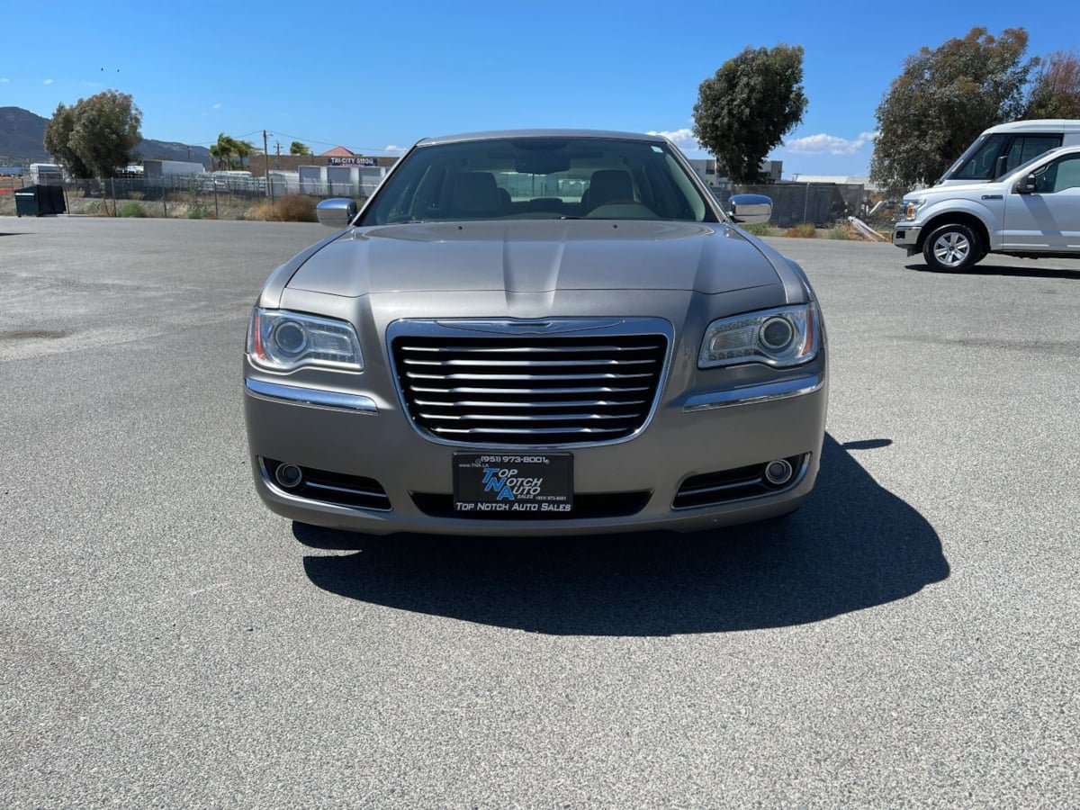 Used 2014 Chrysler 300 C AWD/4WD image 2