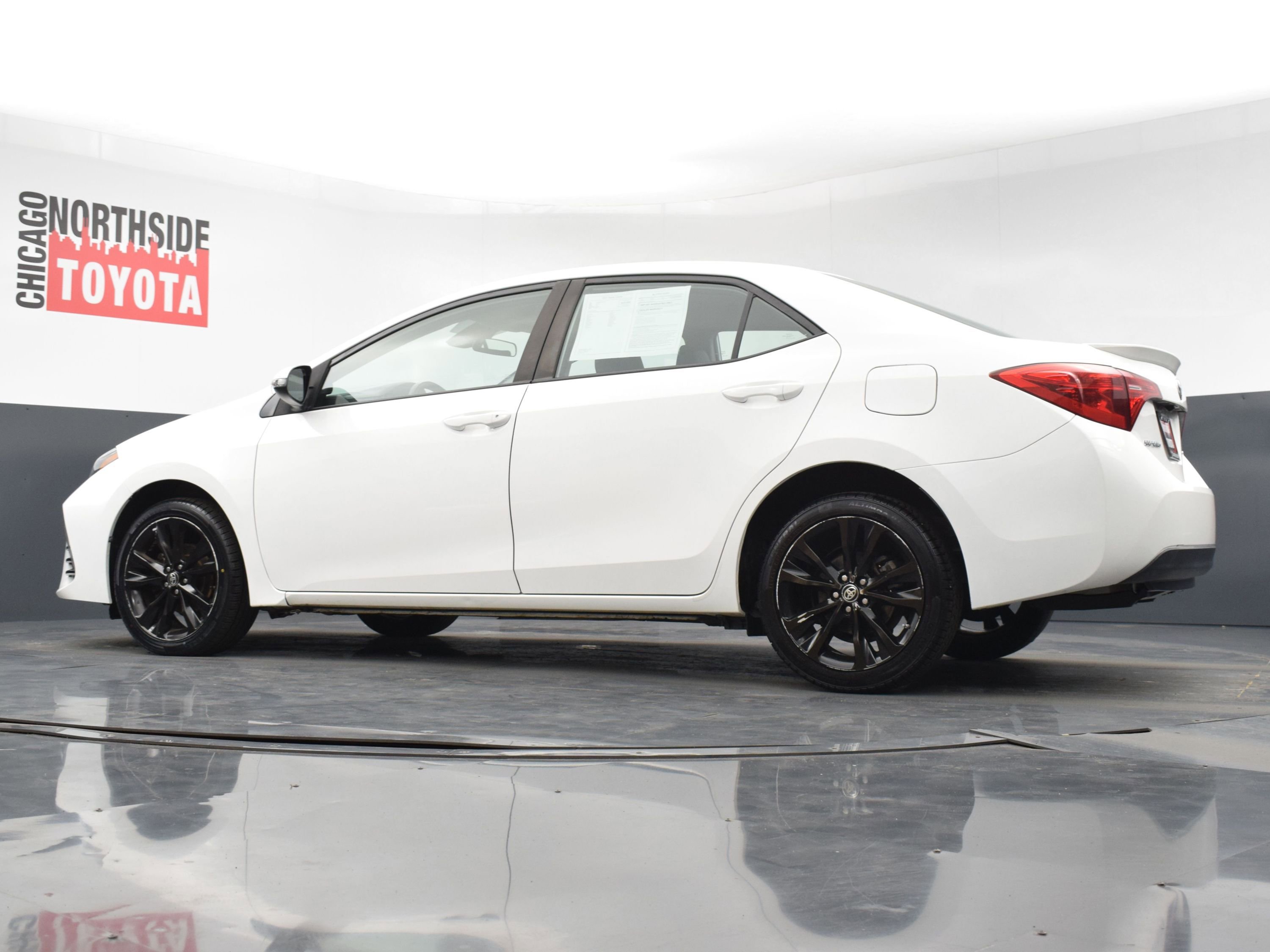 Used 2017 Toyota Corolla SE image 25