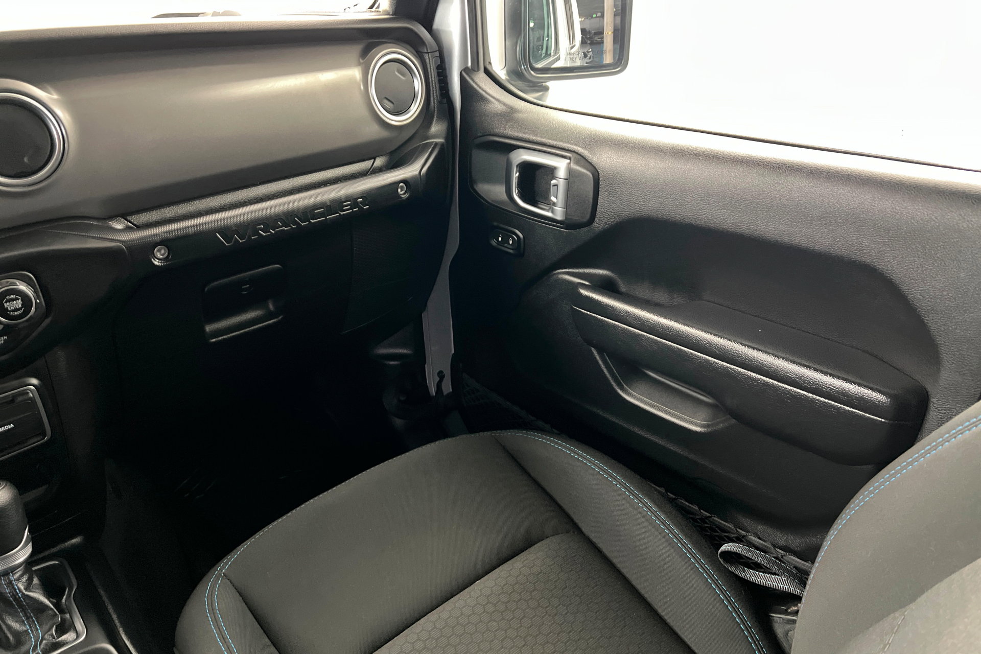 Used 2023 Jeep Wrangler Unlimited Rubicon 4xe w/ Steel Bumper Group image 10