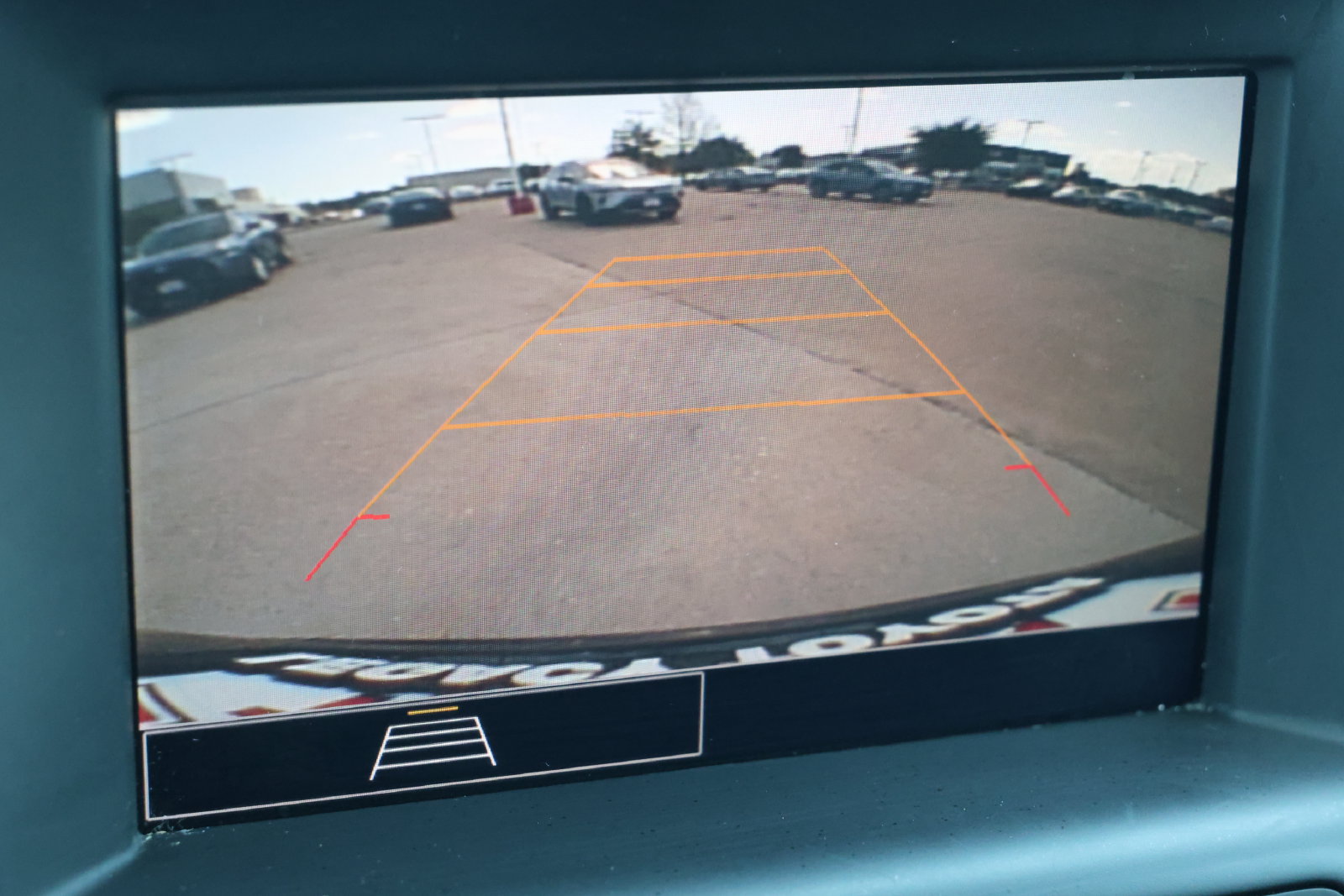 Used 2024 GMC Terrain SLE AWD/4WD image 4