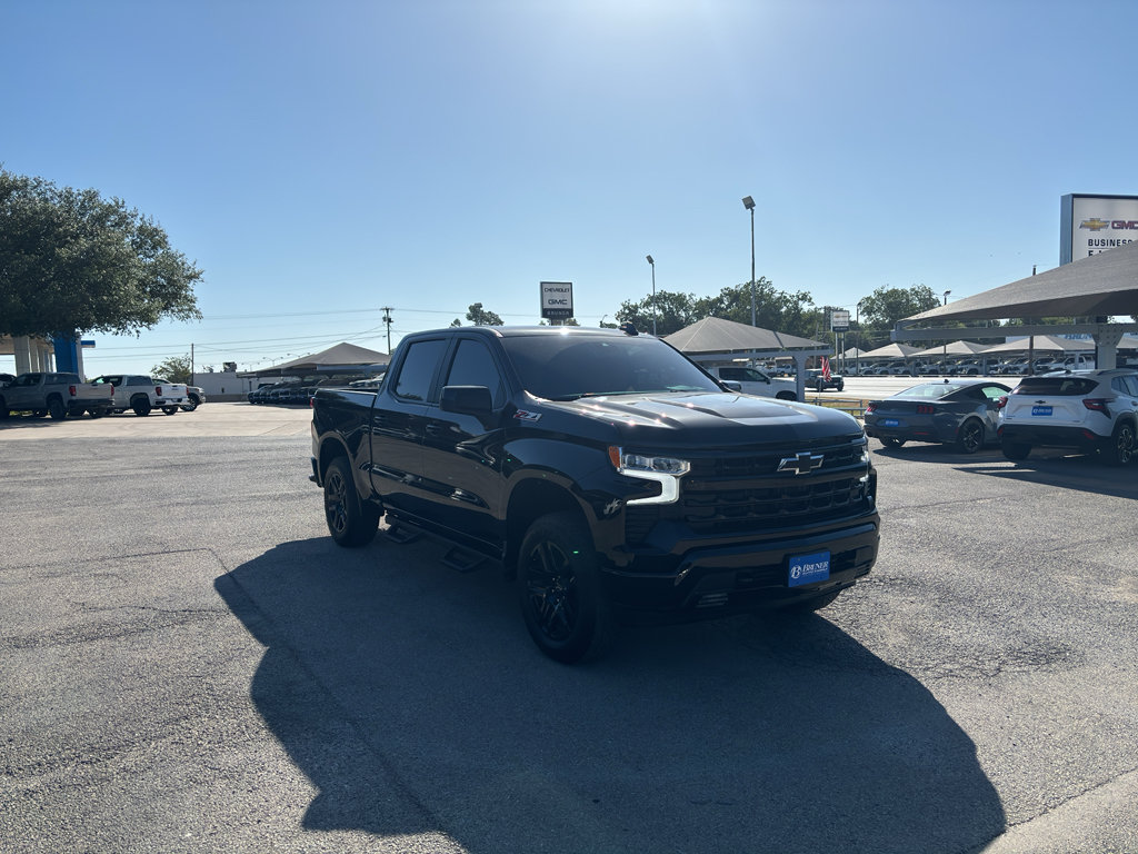 Certified 2025 Chevrolet Silverado 1500 RST w/ Convenience Package II AWD/4WD image 3