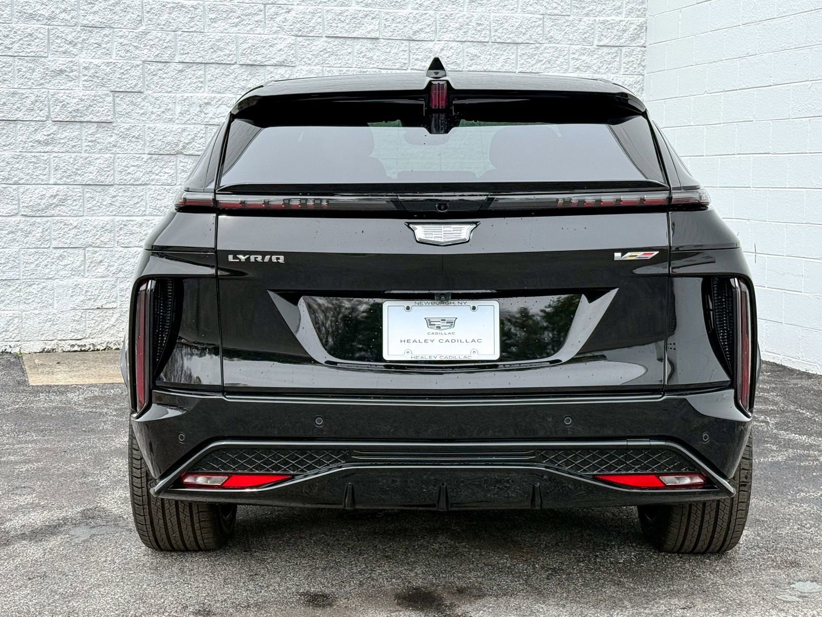 New 2026 Cadillac Lyriq V w/ LPO, Floor Liner Package AWD/4WD image 9