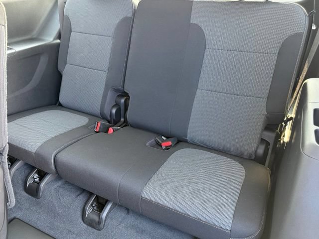 Used 2021 Chevrolet Traverse LS w/ LPO, Blackout Package FWD image 15