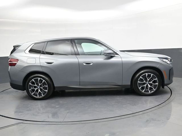 Used 2025 BMW X3 xDrive30i AWD/4WD image 3