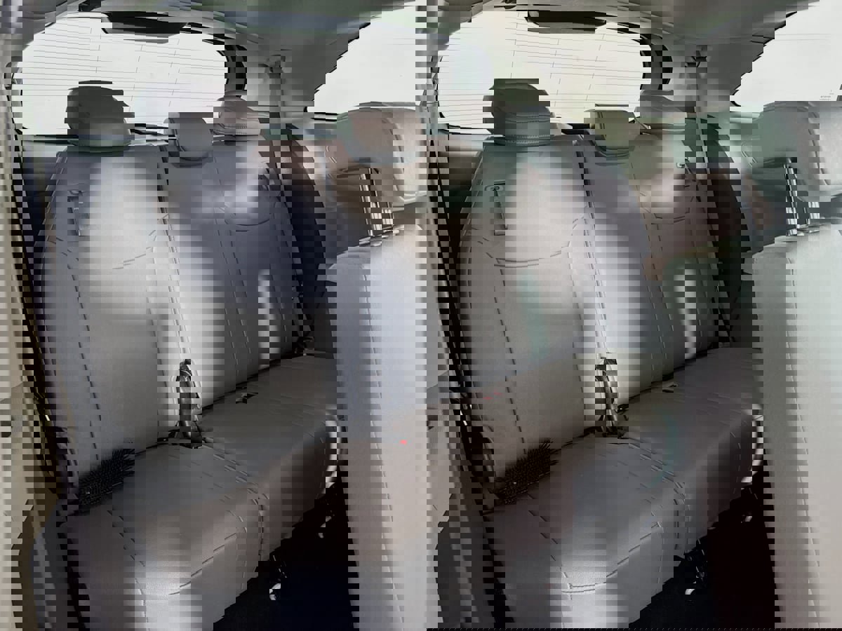 Used 2024 Toyota Sienna XLE image 32