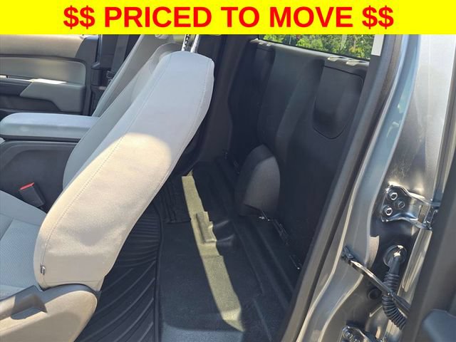 Used 2018 Chevrolet Colorado W/T RWD image 16