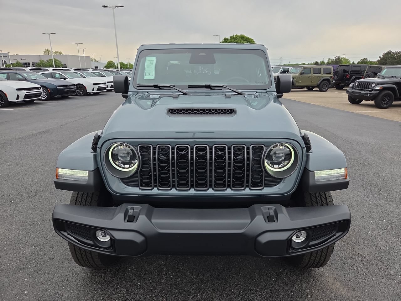 New 2026 Jeep Gladiator Sport AWD/4WD image 2