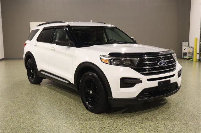 Used 2020 Ford Explorer XLT RWD image 1