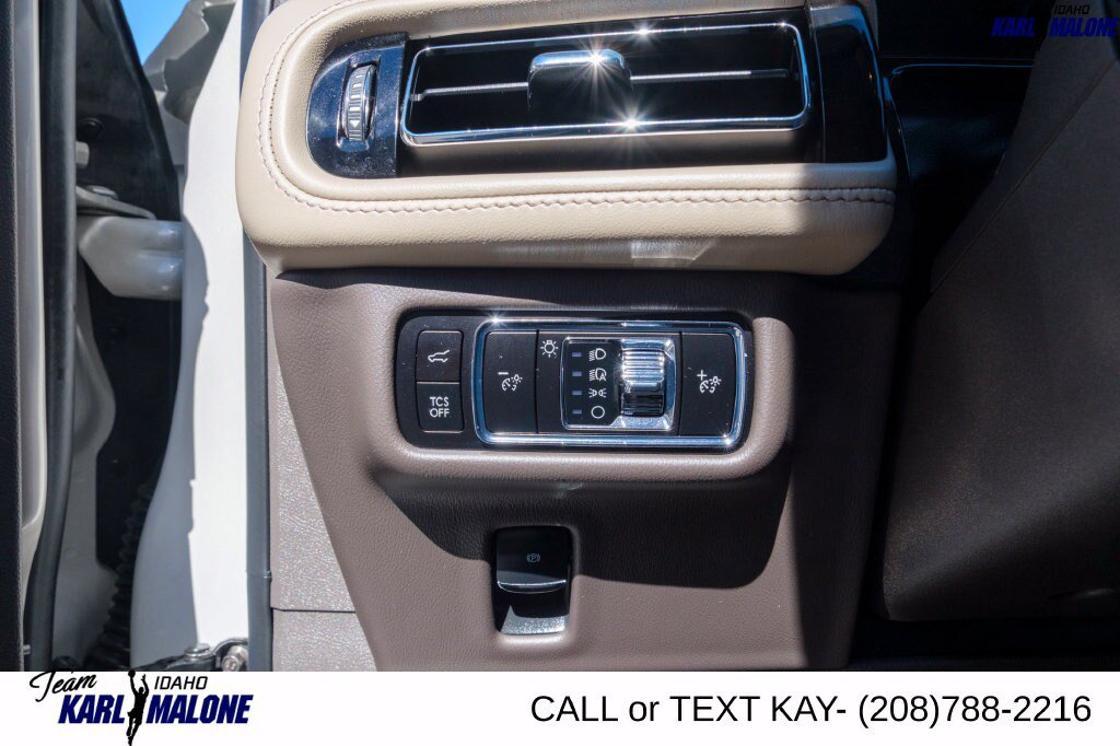 Used 2023 Lincoln Nautilus Reserve w/ Equipment Group 201A AWD/4WD image 32