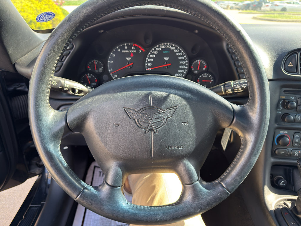 Used 2004 Chevrolet Corvette Coupe w/ Preferred Equipment Group RWD image 15