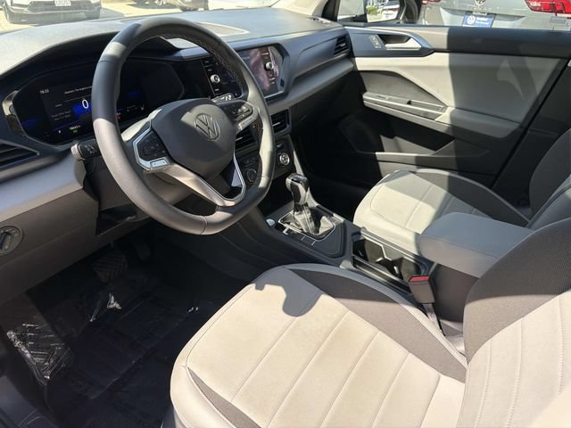 Certified 2022 Volkswagen Taos SE w/ Panoramic Sunroof Package FWD image 12