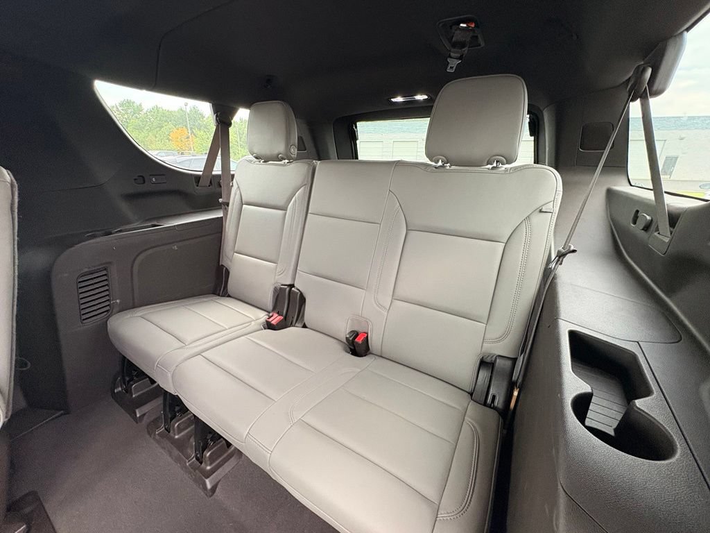 Used 2022 Chevrolet Suburban LT w/ Luxury Package AWD/4WD image 26