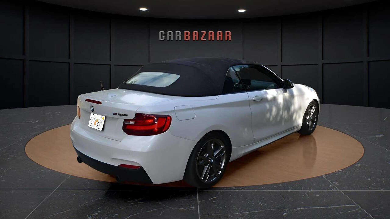 Used 2015 BMW M235i Convertible image 33