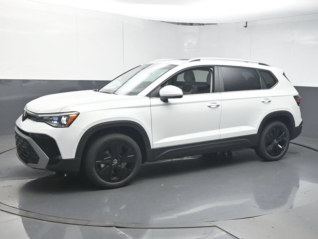 New 2026 Volkswagen Taos SE FWD image 4