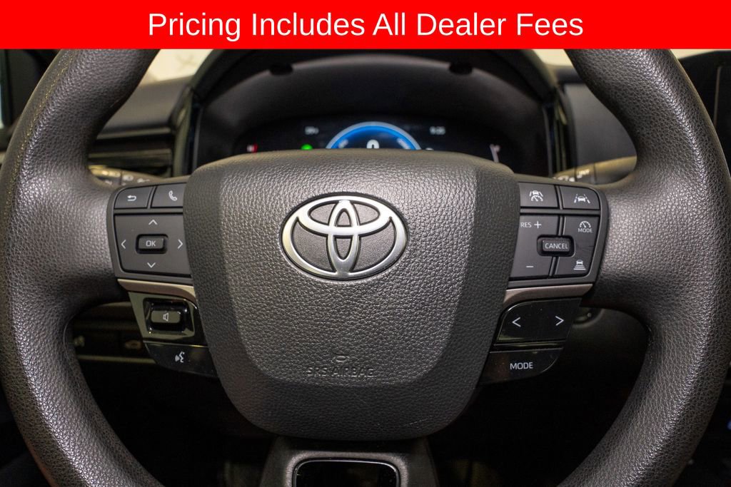 Used 2025 Toyota Camry LE FWD image 17