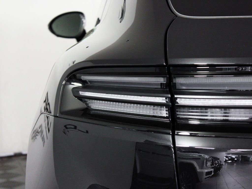 Certified 2025 Porsche Macan 4 Electric image 13