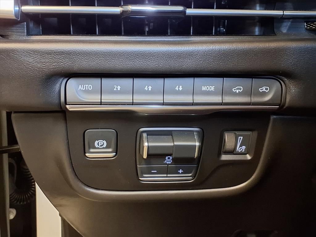 Certified 2025 Cadillac Escalade Sport Platinum image 12