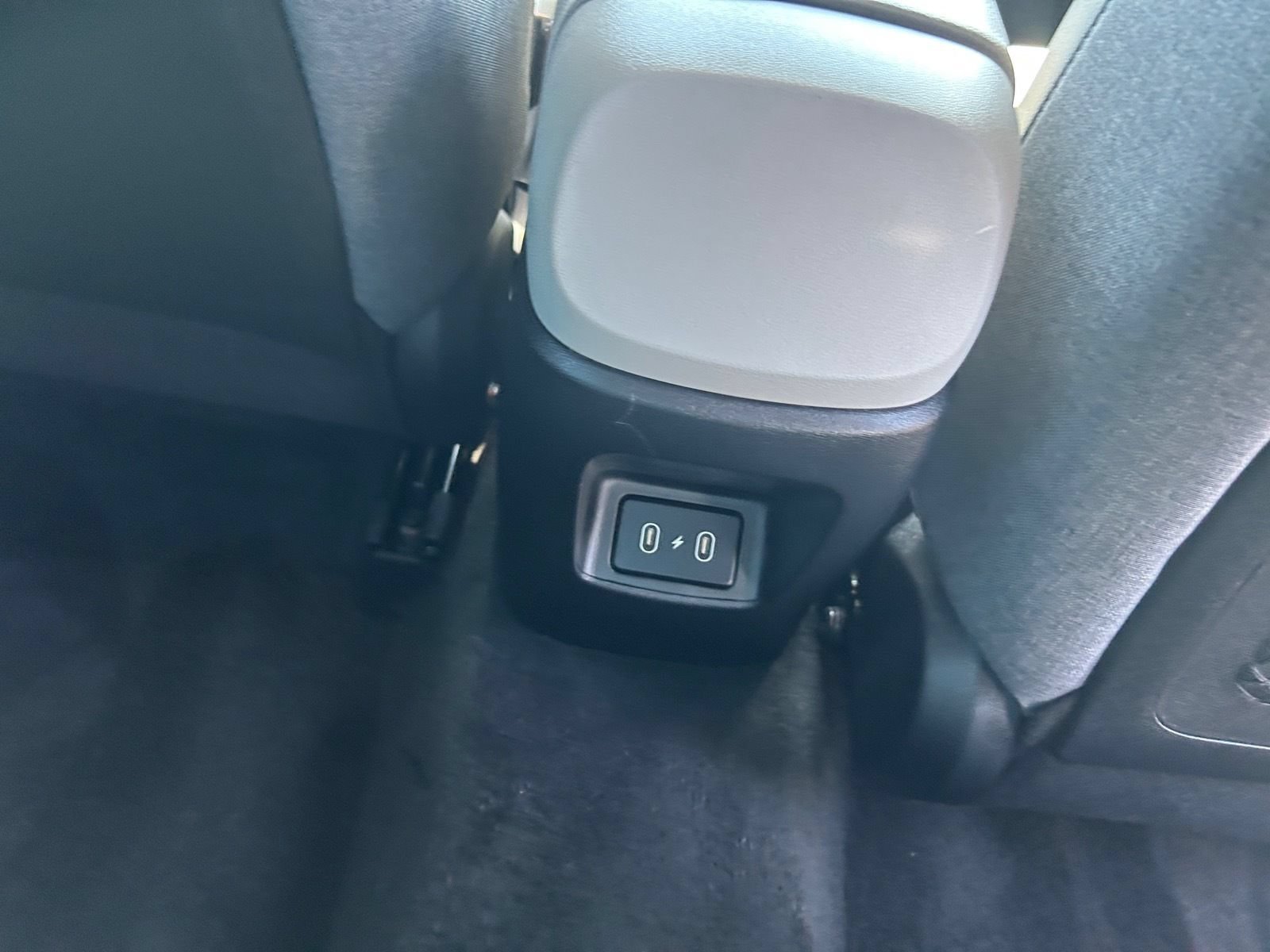Used 2025 Hyundai Elantra Limited FWD image 17