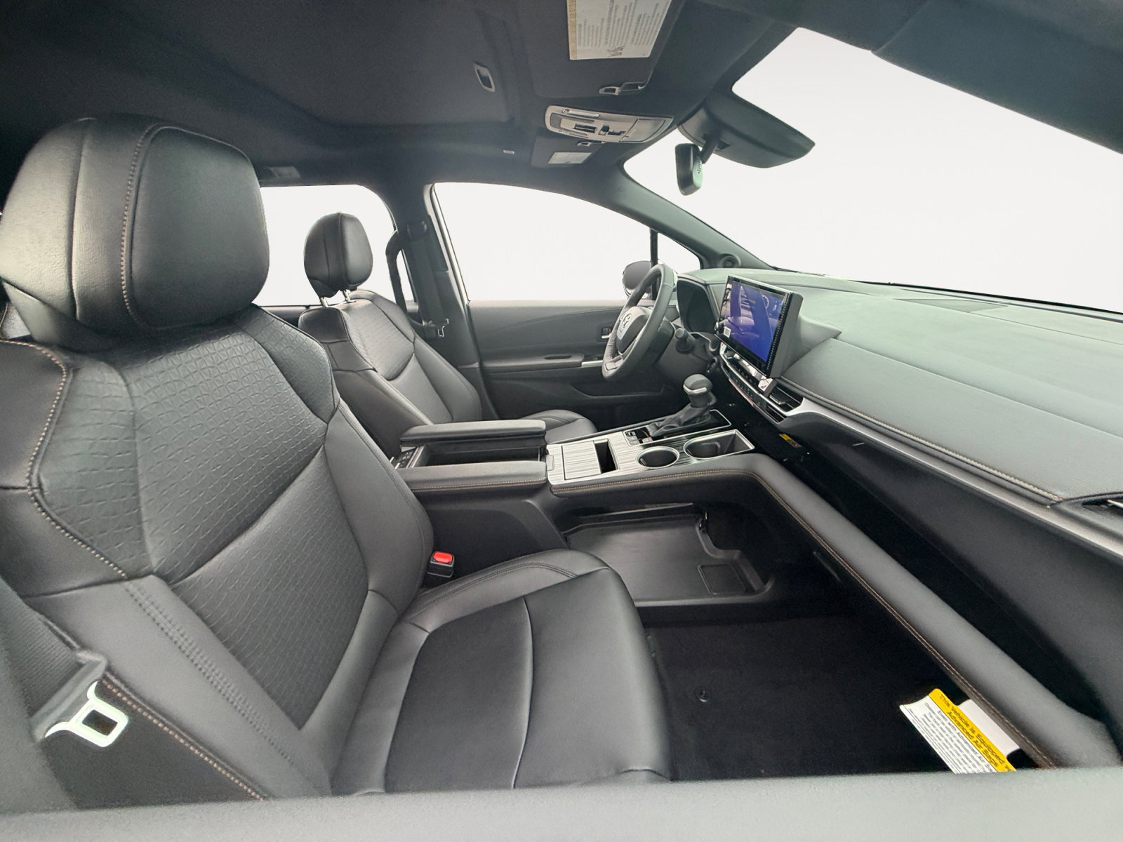 New 2026 Toyota Sienna XLE Woodland Edition AWD/4WD image 15