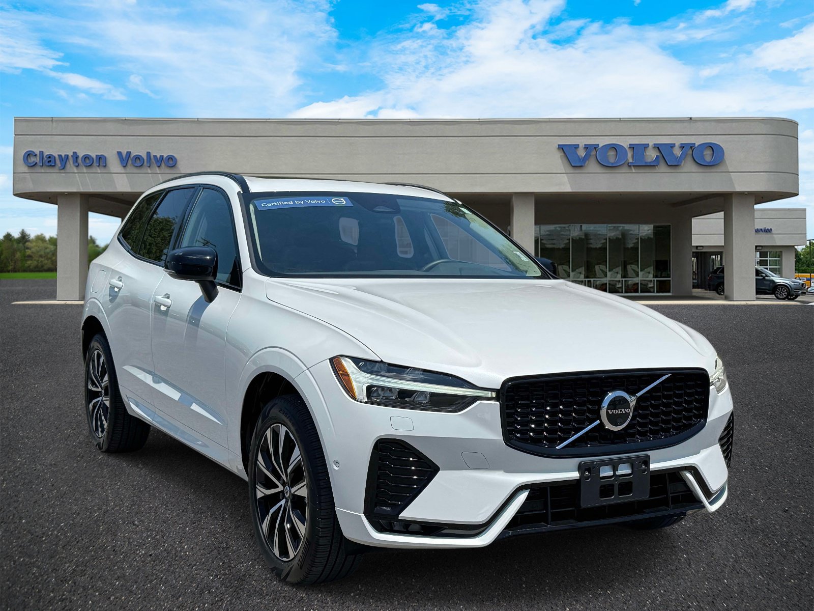 Certified 2025 Volvo XC60 B5 Plus AWD/4WD video 1