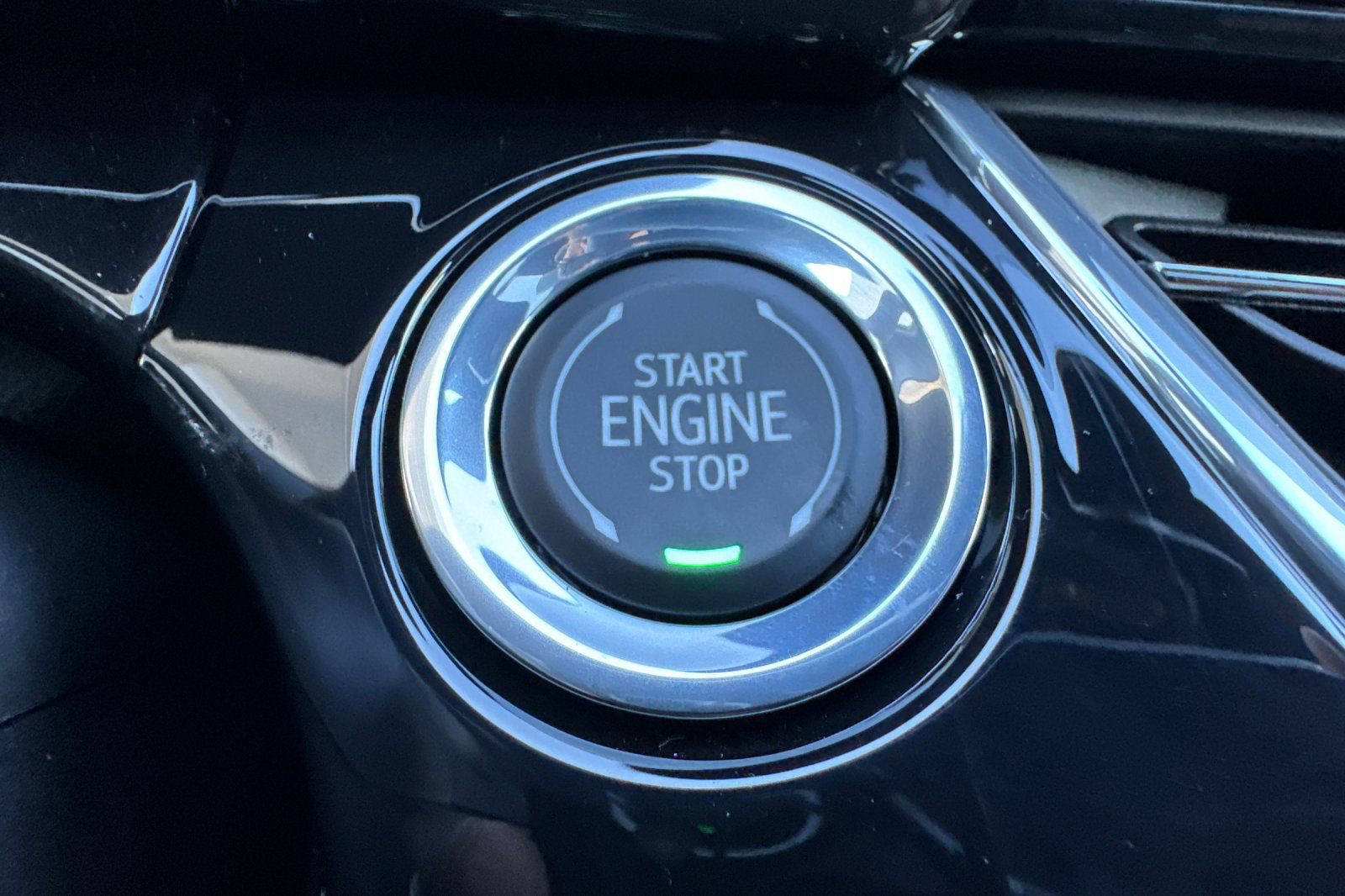 New 2026 Chevrolet Trax RS w/ Sunroof Package image 21