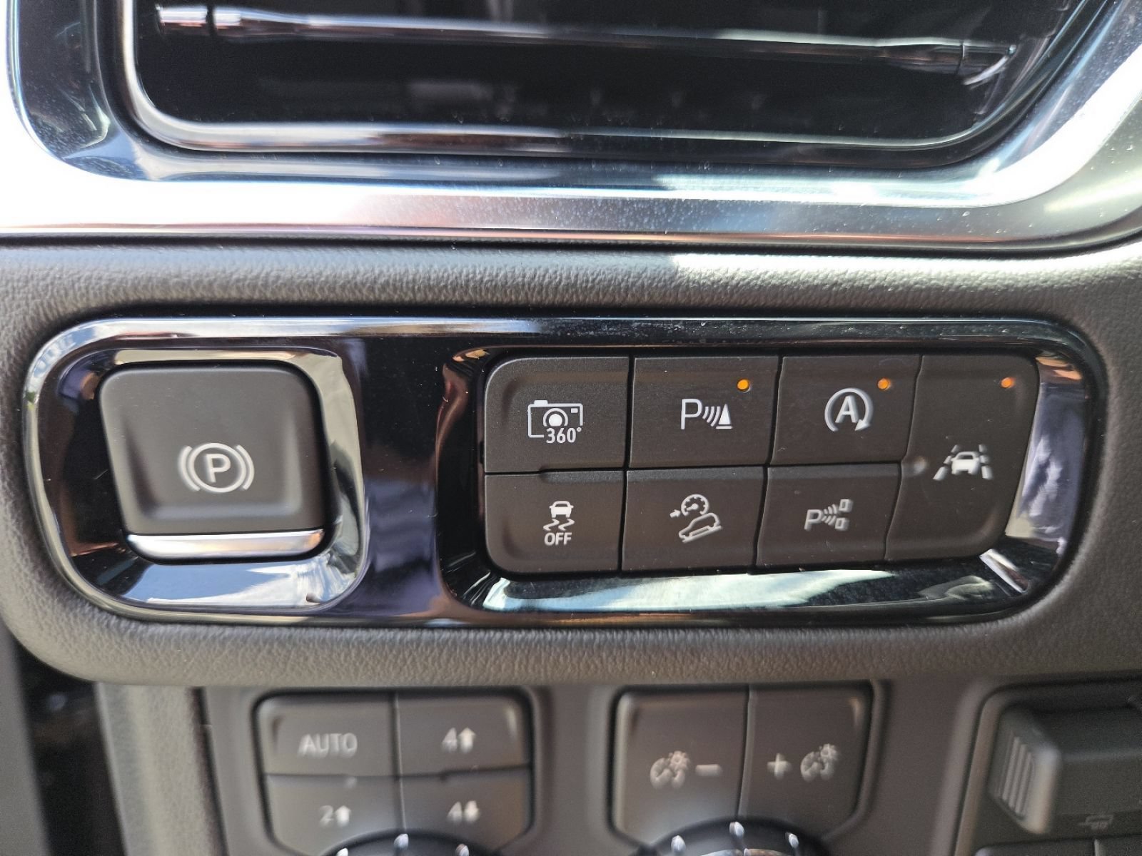 New 2026 GMC Yukon XL Elevation w/ Elevation Premium Package AWD/4WD image 15