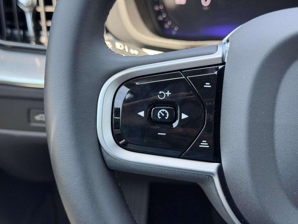 New 2026 Volvo XC60 B5 Ultra w/ Protection Package Premier AWD/4WD image 8