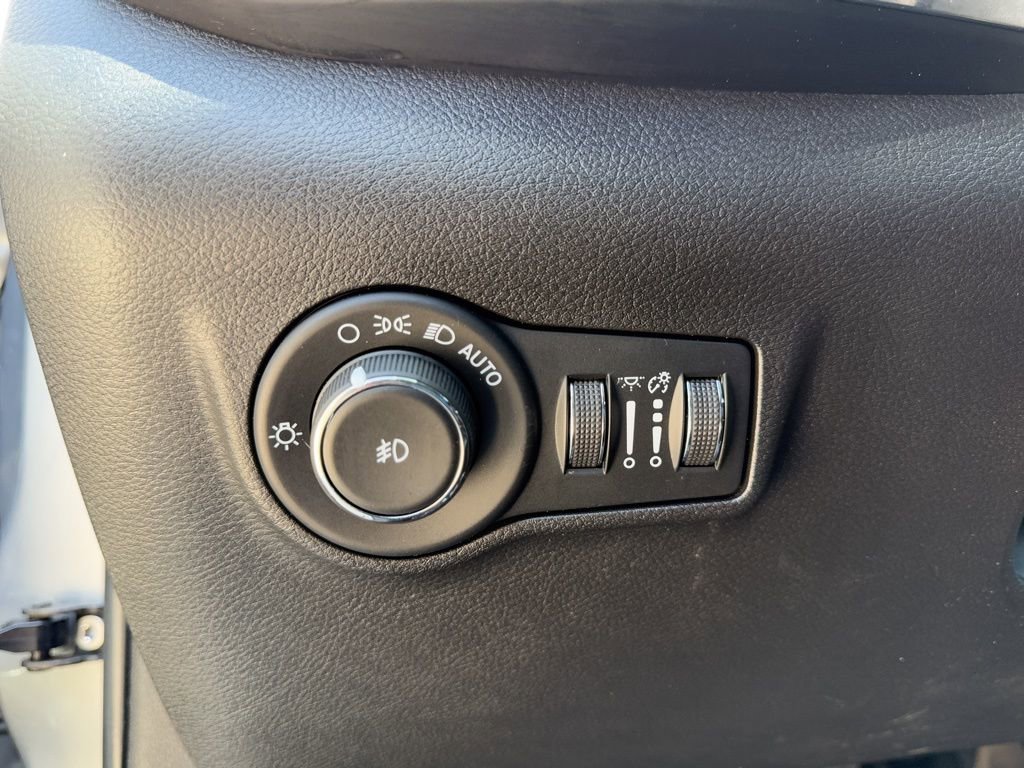 Used 2022 Jeep Compass Limited AWD/4WD image 19