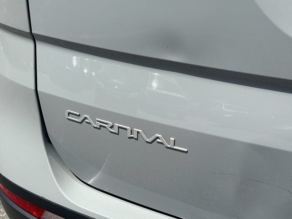 Used 2024 Kia Carnival FWD image 11