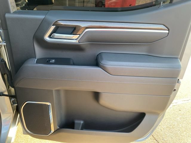 Used 2025 Chevrolet Silverado 1500 LT AWD/4WD image 29