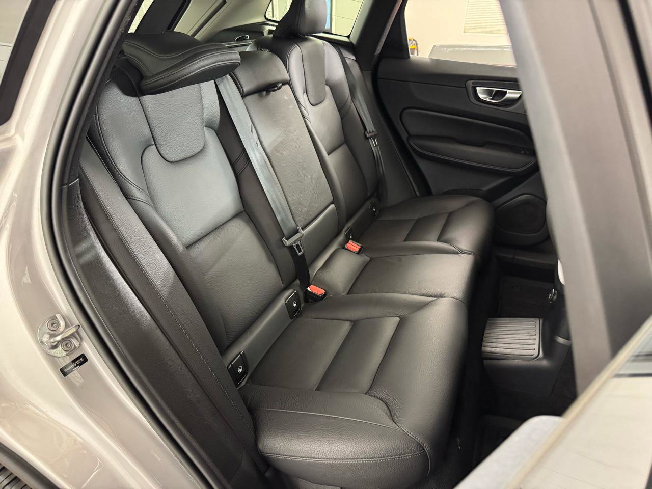 Used 2023 Volvo XC60 T8 Plus w/ Climate Package image 40