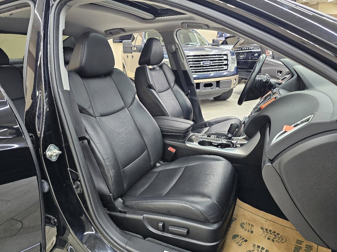 Used 2018 Acura TLX w/ Technology Package FWD image 19