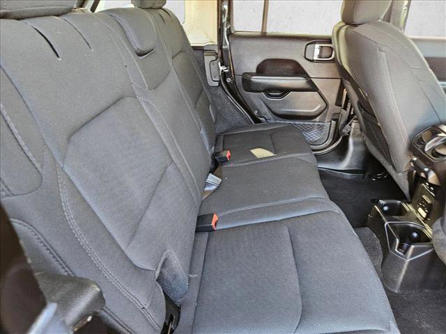 Used 2020 Jeep Wrangler Unlimited Sahara image 24