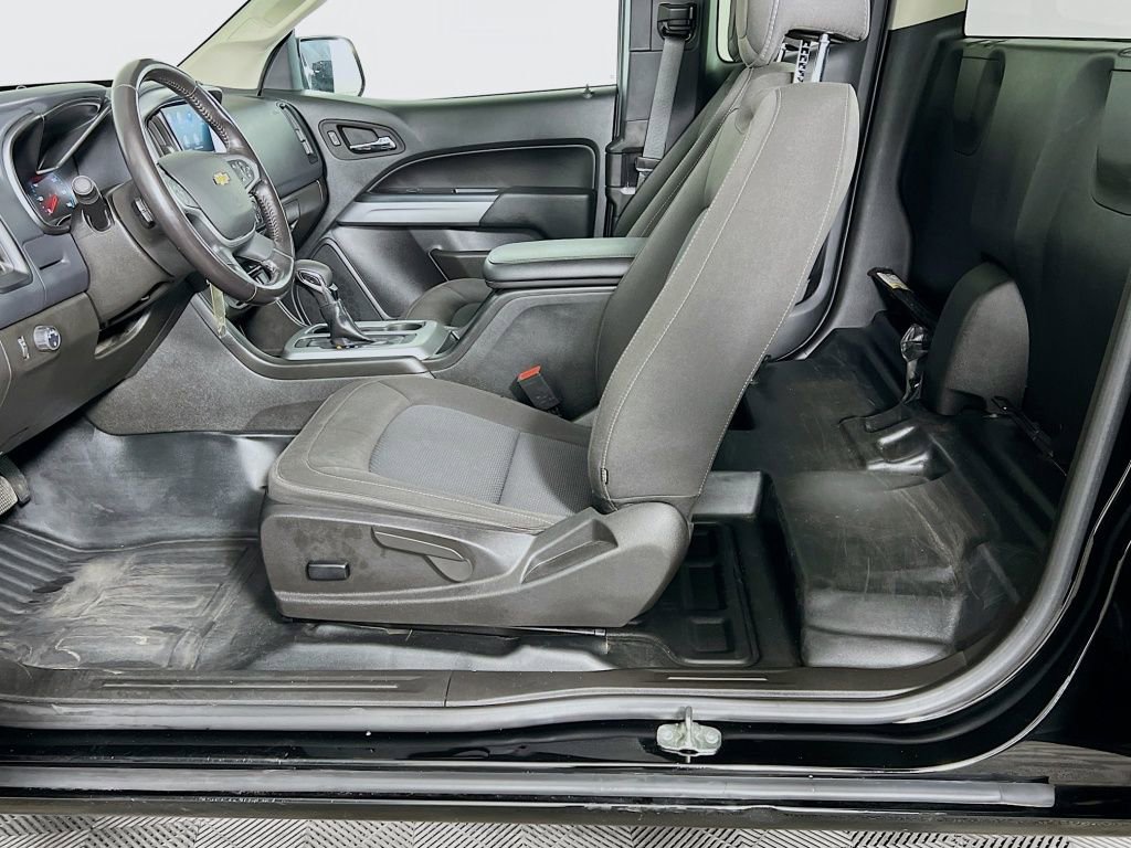 Used 2022 Chevrolet Colorado LT w/ Fleet Safety Package image 31