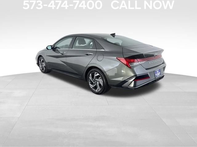 Certified 2025 Hyundai Elantra SEL image 11