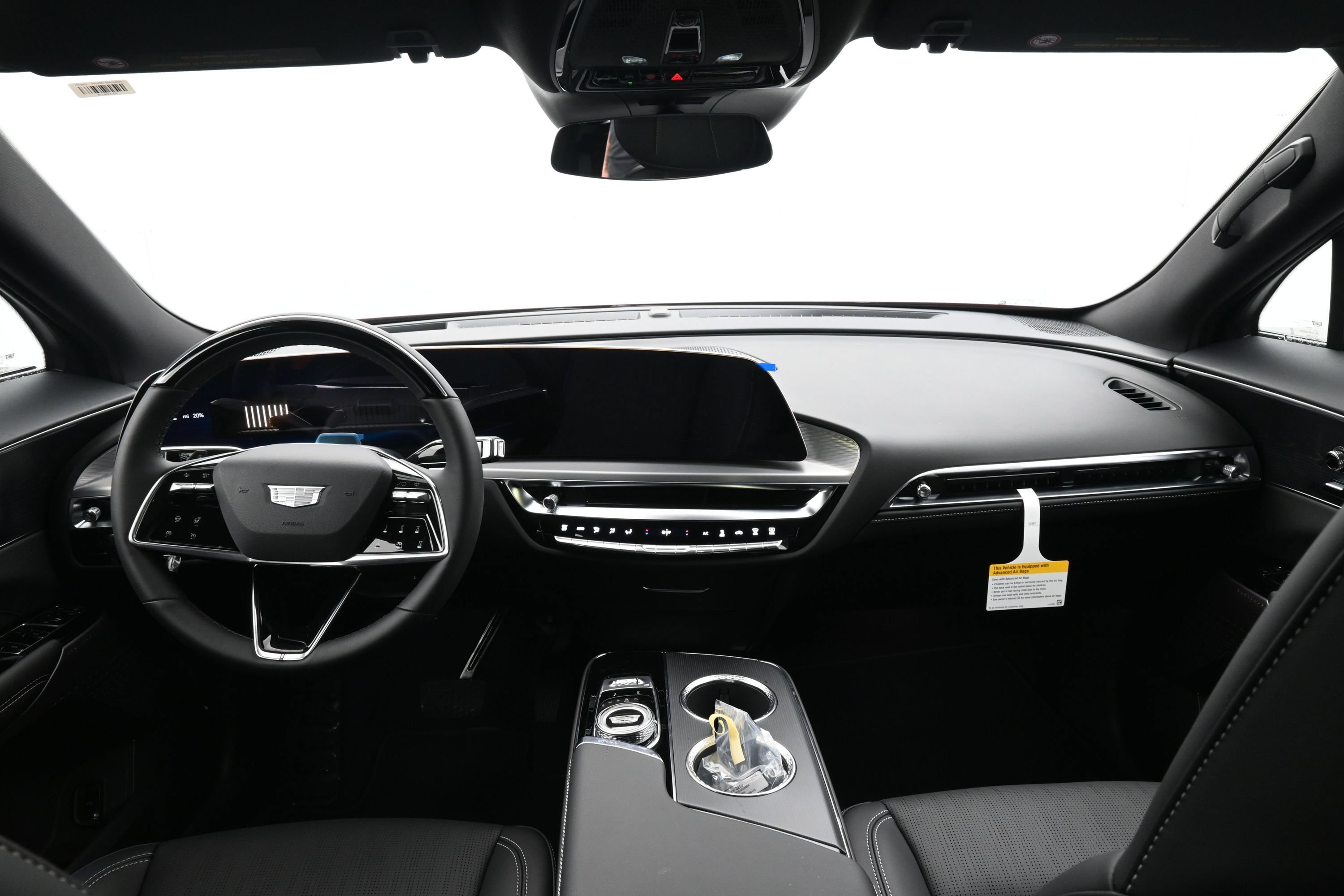 New 2026 Cadillac Lyriq Luxury w/ LPO, Floor Liner Package AWD/4WD image 9