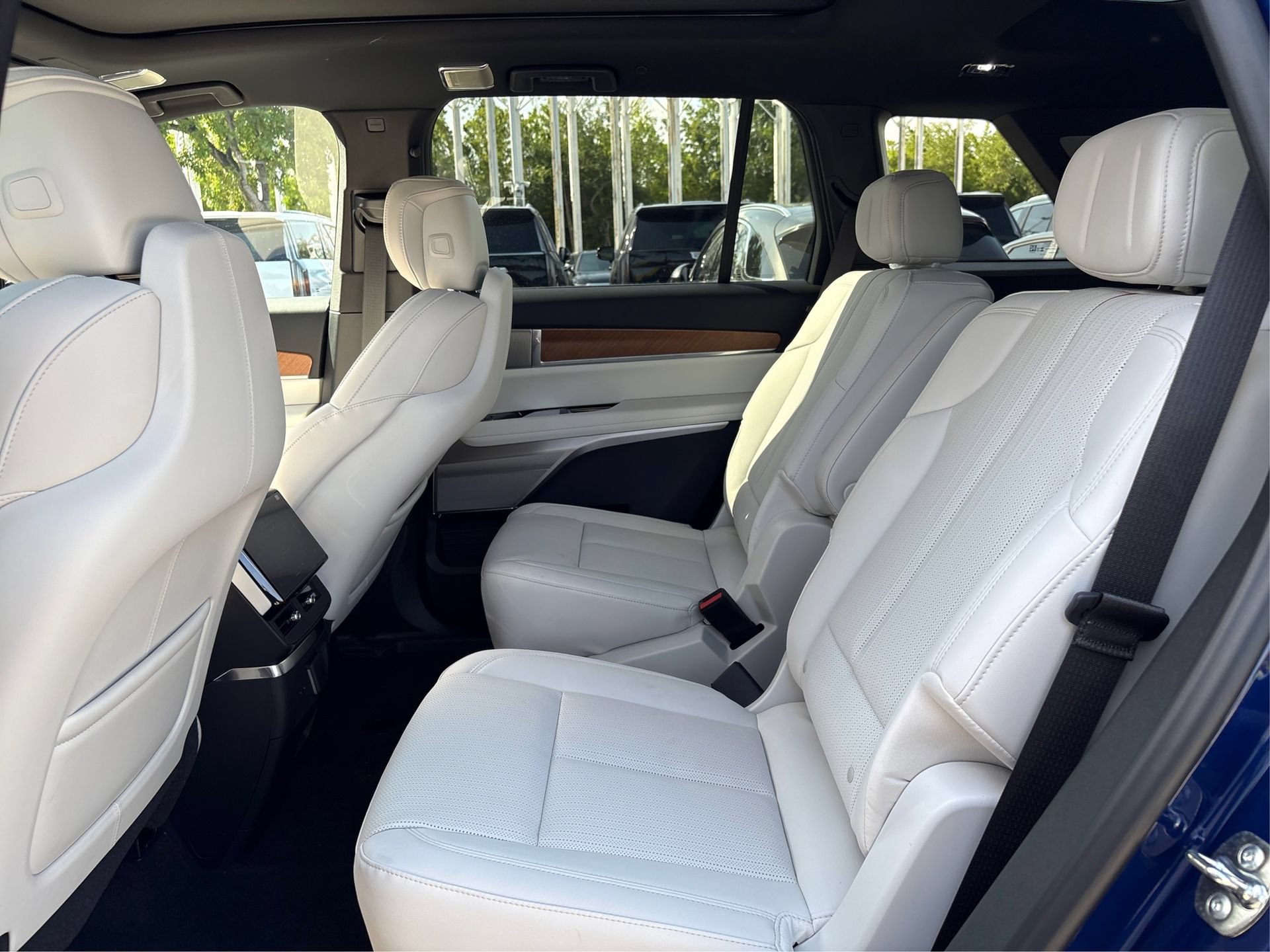 New 2027 Cadillac Vistiq Sport AWD/4WD image 10