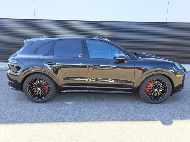 New 2026 Porsche Cayenne GTS image 8