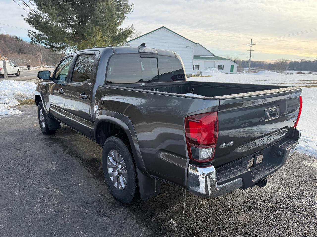 Used 2018 Toyota Tacoma SR5 image 7
